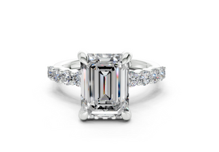 Linora Accent 2mm Enagaement Ring