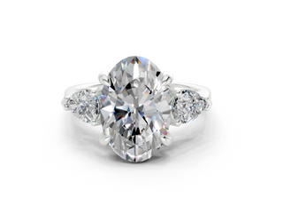 Vexia Three Stone 1.8mm Enagaement Ring